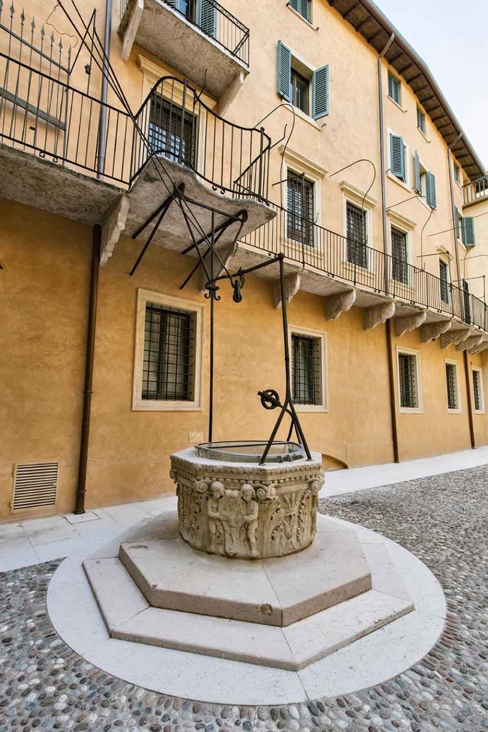 Palazzo Confalonieri Da Lisca Verona Exterior photo